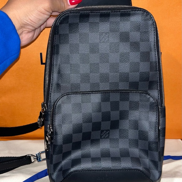 Louis Vuitton Damier Graphite Checkered Men's Backpack/Slingbag - Picture 13 of 16